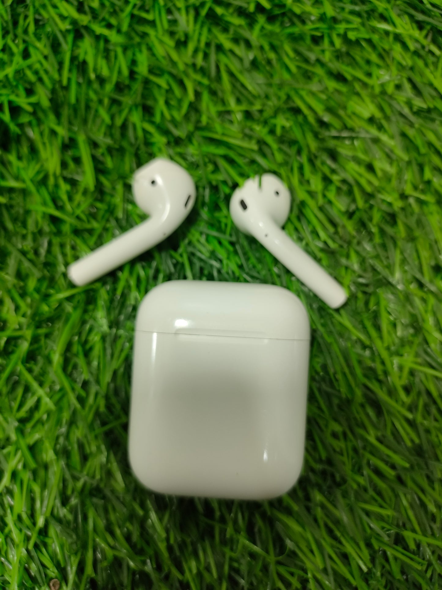 Apple Airpods (1st Genration) Second Hand - Nazakat Telecom