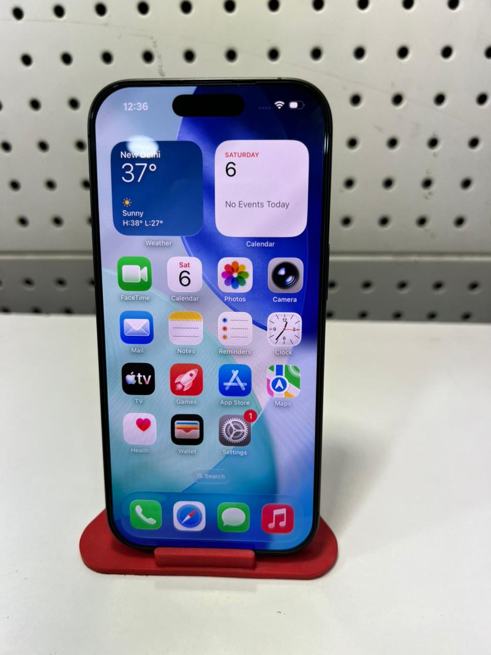 Apple iPhone 17 | Pre-Owned | 256GB | Black | 100% Condition