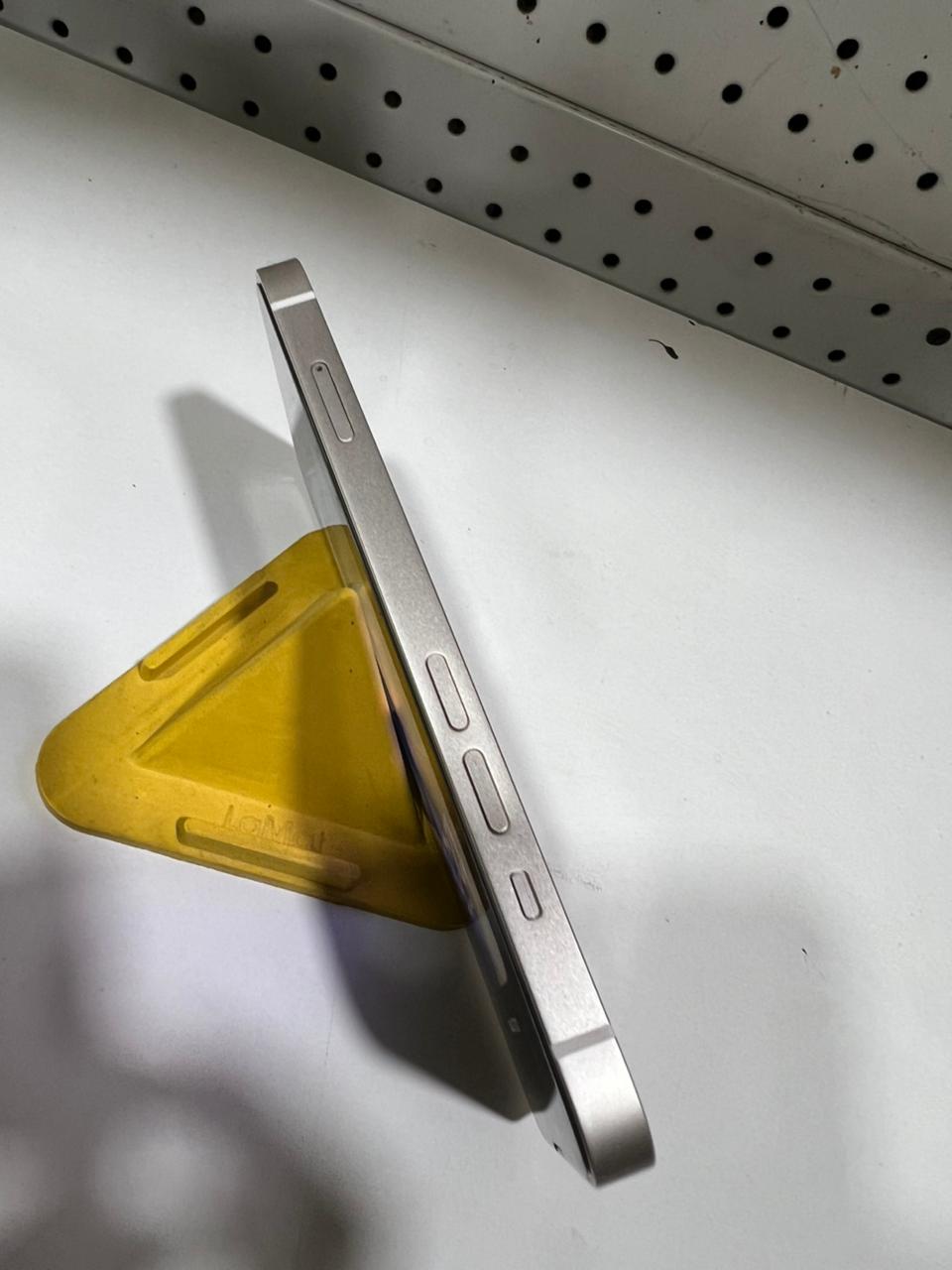 Apple iPhone 13 (128GB) - Like New / Open Box / Refurbished